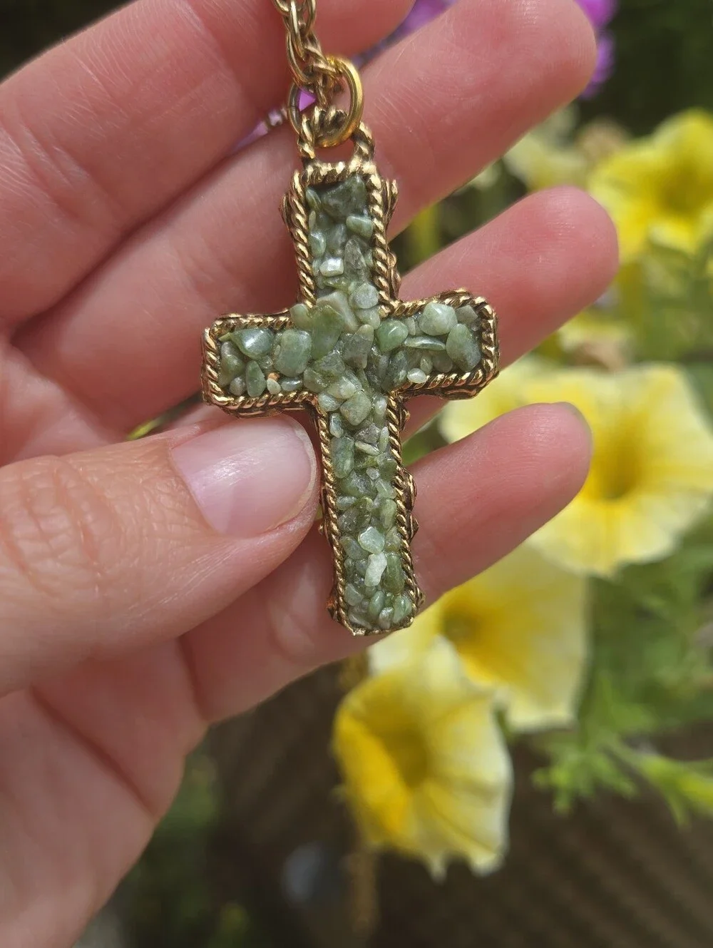 Vintage Green Jade Stone Gold Tone Rope Trim Cross Pendant With Necklace